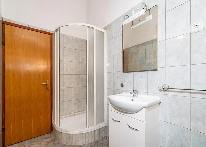 Apartman 1 With Swimming Pool Nikola