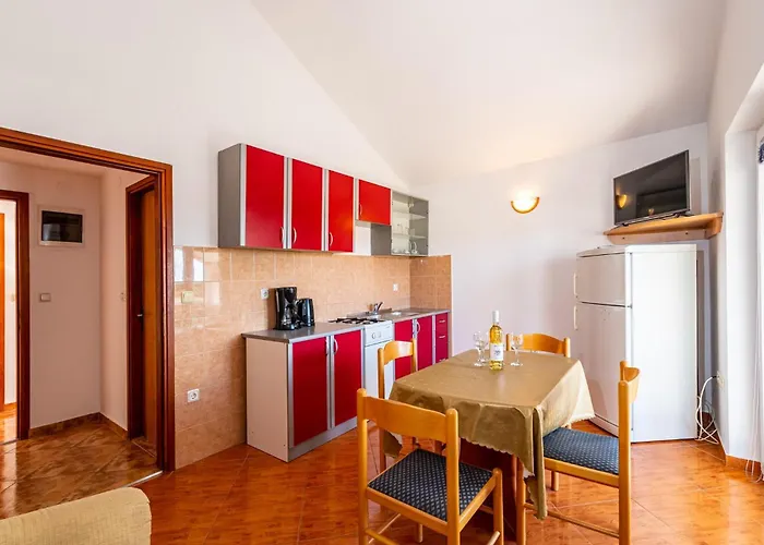 Apartman 1 With Swimming Pool Nikola