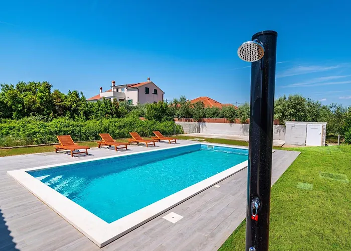Apartman 1 With Swimming Pool Nikola *