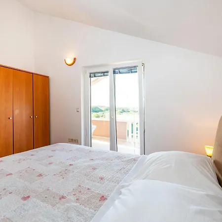 1 With Swimming Pool Nikola Διαμέρισμα